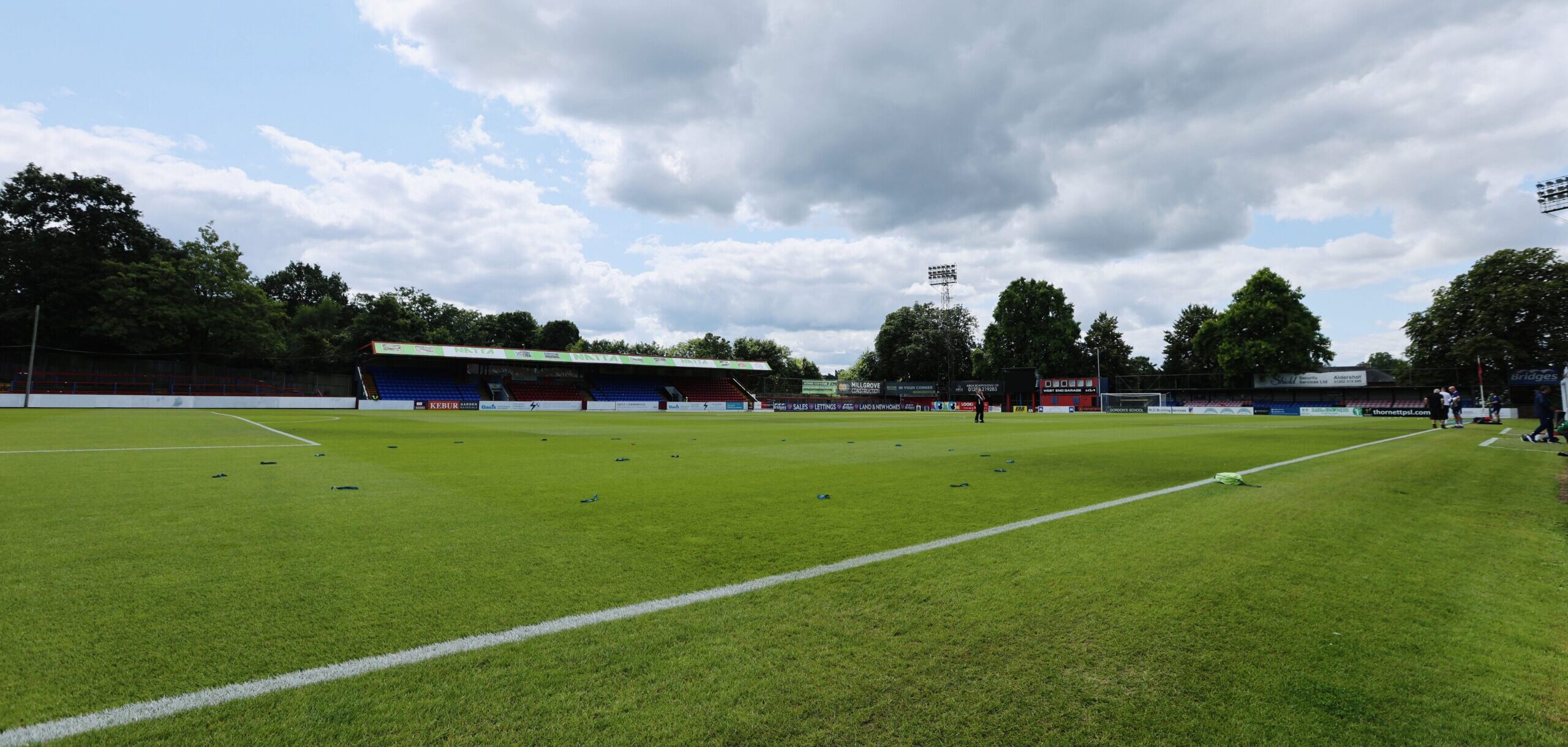 Ticket and travel information: Aldershot Town (A)
