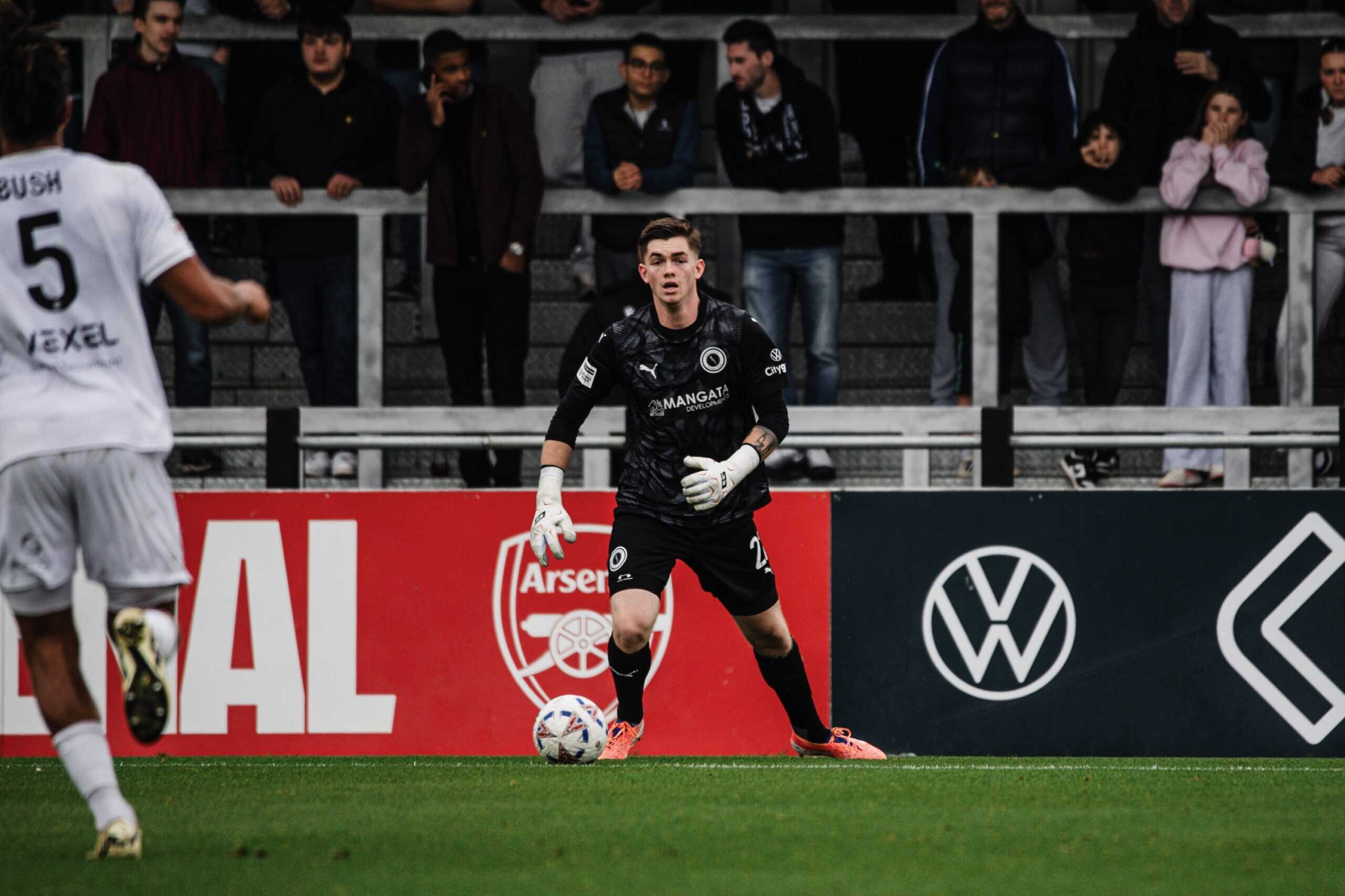 Ash returns after Fin is recalled by the Irons