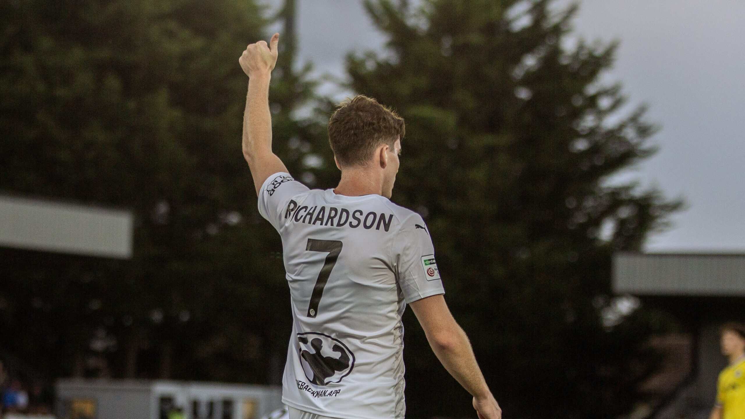 Lewis Richardson signs new contract